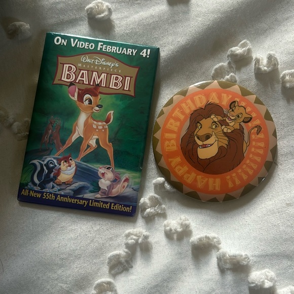 2vintage Disney buttons pins lion king and Bambi - Picture 1 of 3
